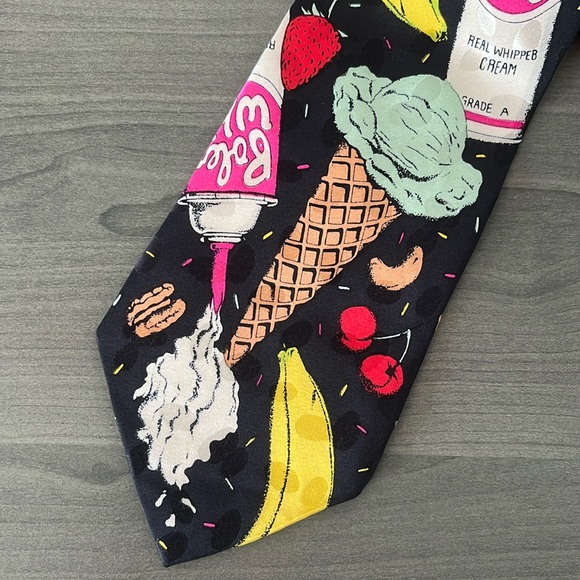 Vintage 100% Silk Addiction Black Tie with Ice Cream Motif - Picture 4 of 9